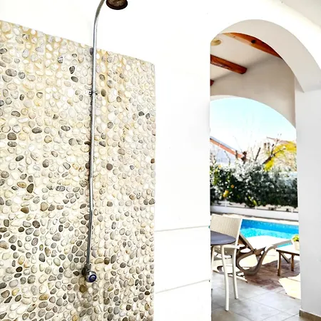 Wealthystays Hephaestus Villa, Walk To * Paralimni