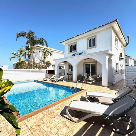 Wealthystays Hephaestus Villa, Walk To * Paralimni