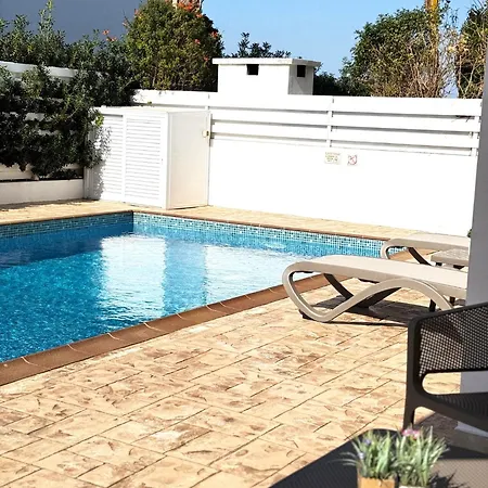 Wealthystays Hephaestus Villa, Walk To Vilă Paralimni