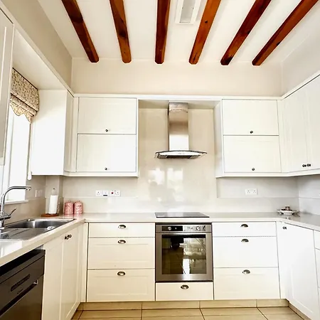 Wealthystays Hephaestus Villa, Walk To Vilă *