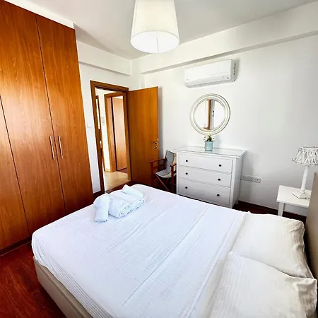 Wealthystays Hephaestus Villa, Walk To *
