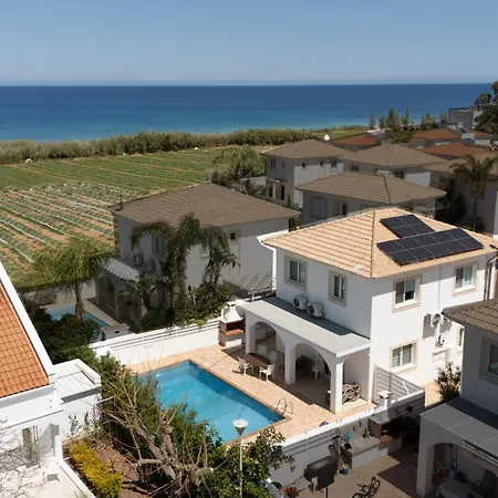Wealthystays Hephaestus Villa, Walk To * Paralimni